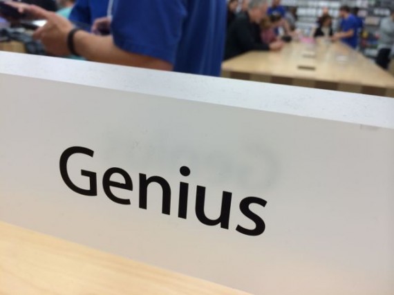 Apple Store Genius Bar sign