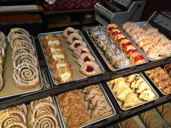 Panera Bread pastry display