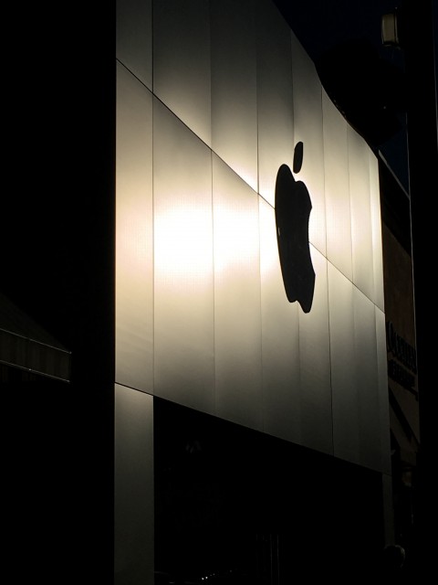 Apple Store Apple logo