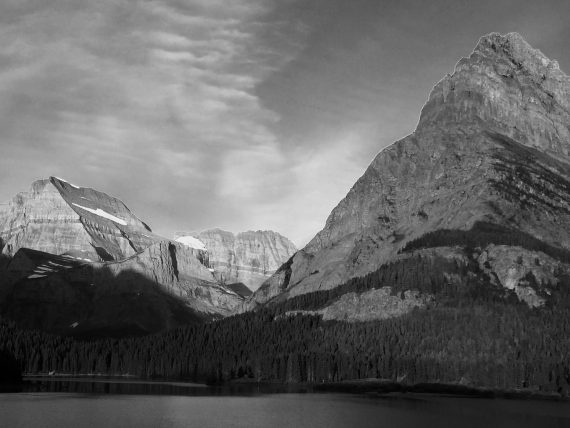 Many Glacier hotel lakeside view