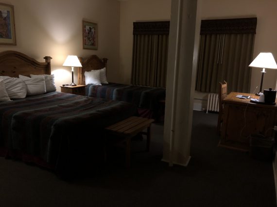 Glacier Park Lodge room