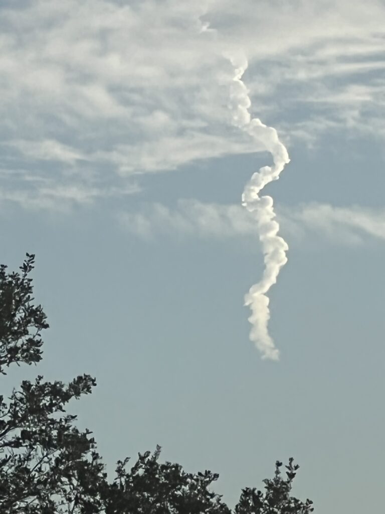 SpaceX rocket lunch smoke plume