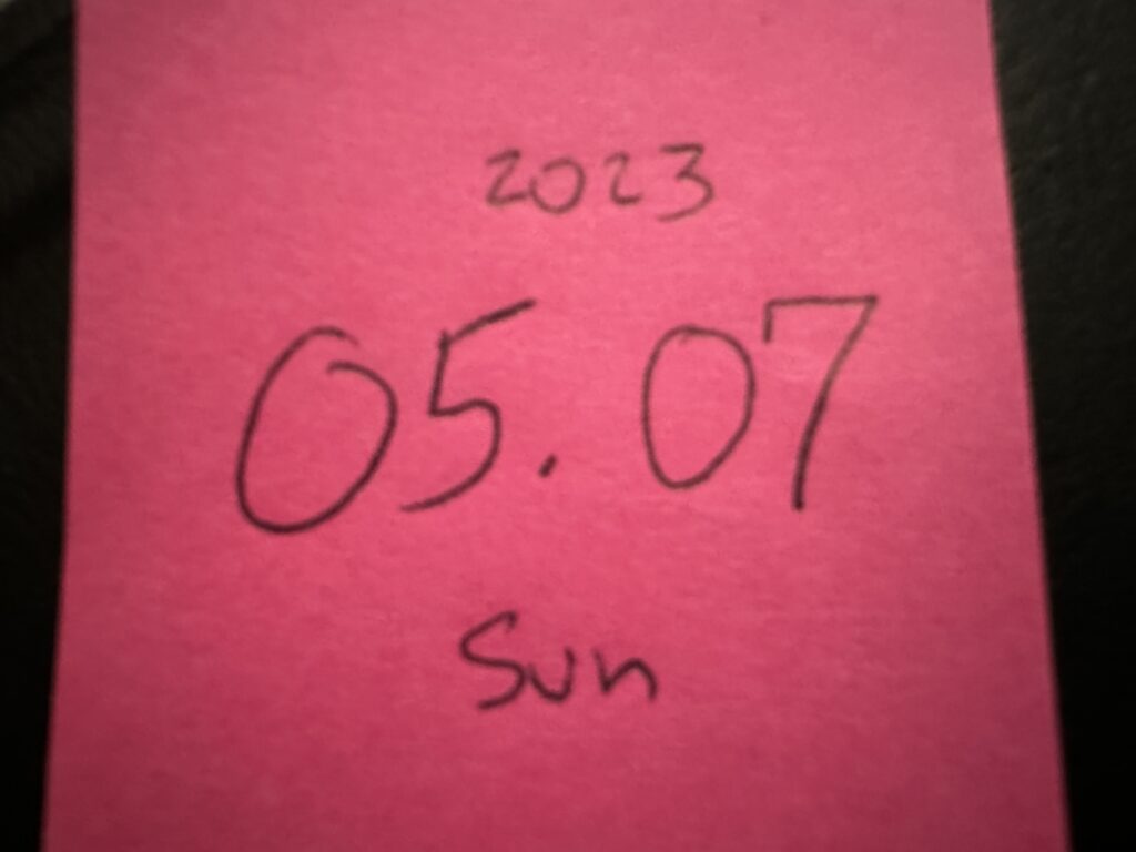 Post-it note with calendar date on it